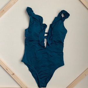 SHADE & SHORE Ruffle One Piece Swimsuit